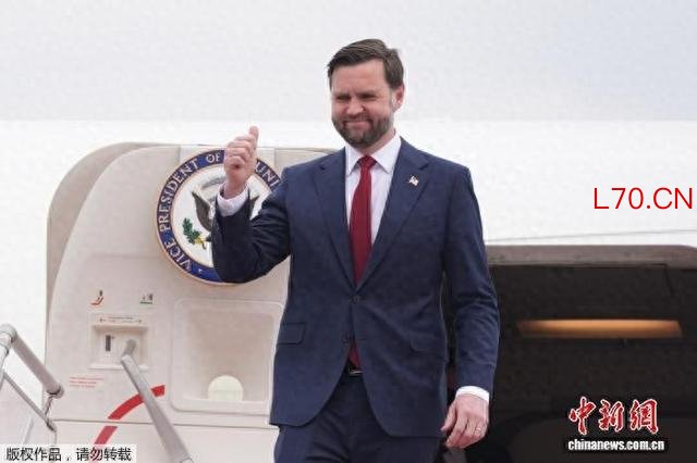 资料图：2026年4月11日，美国副总统万斯抵达巴基斯坦伊斯兰堡，准备与伊朗官员举行会谈。