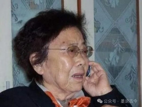 她是红卫兵头目，被判刑17年，入狱之后拒不认罪，并说自己是冤案