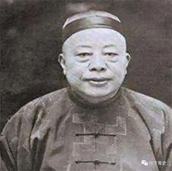 1951年，陈毅让昔日“青帮大亨”黄金荣扫大街，蒋介石评价：果真厉害