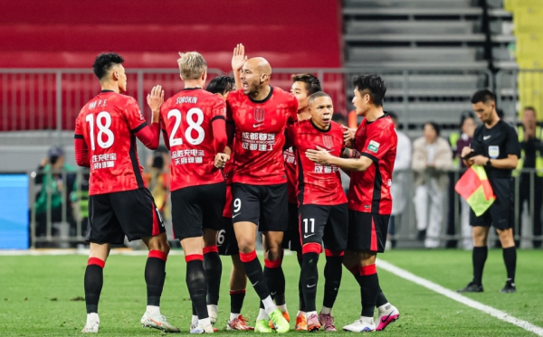 蓉城连续3年中超开门红! 近5个月+10场正赛首胜, 争冠5队中匹马当先